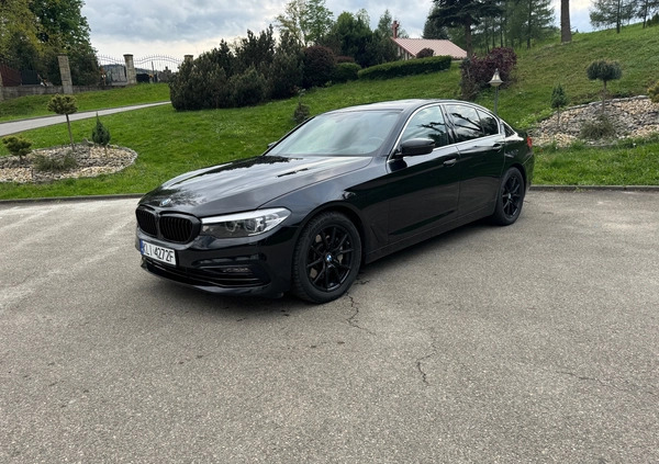 BMW Seria 5 cena 108000 przebieg: 133000, rok produkcji 2017 z Miłosław małe 154
